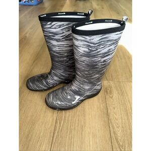 Kamik Women's Size 6 Knee High Rainboots Black/White Animal Print NWOT